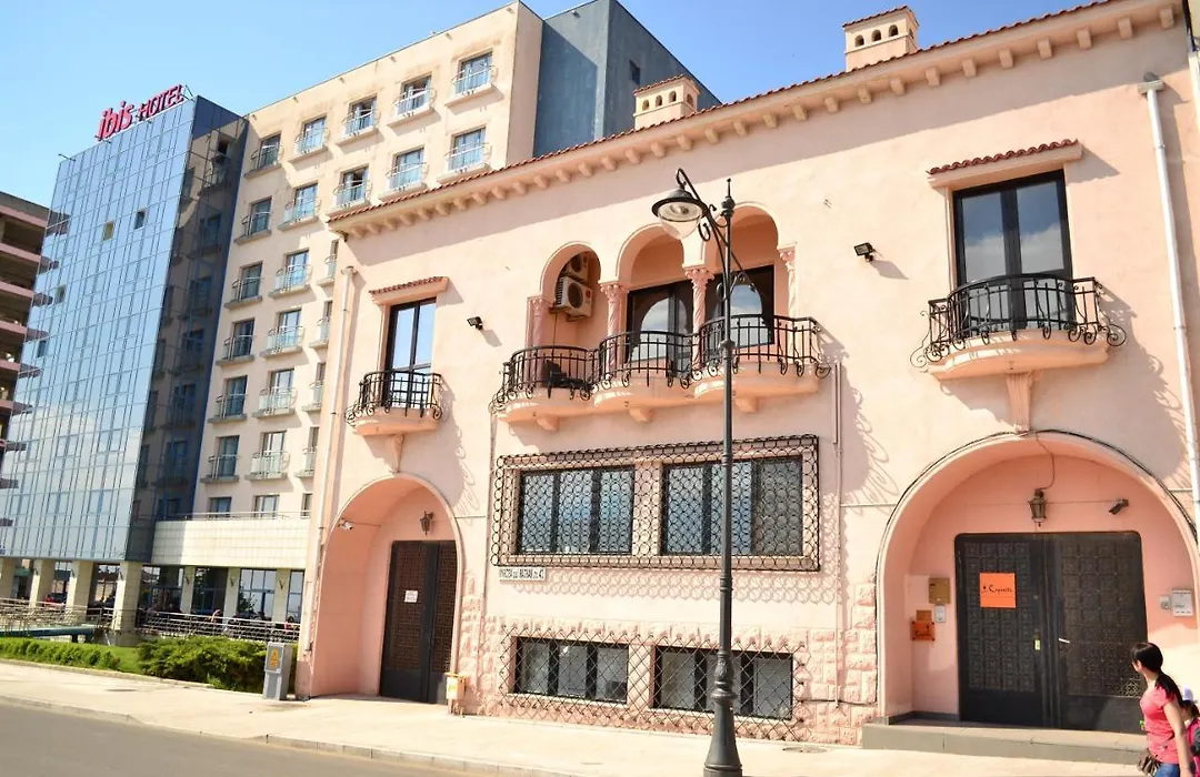 Leon Apartment-1