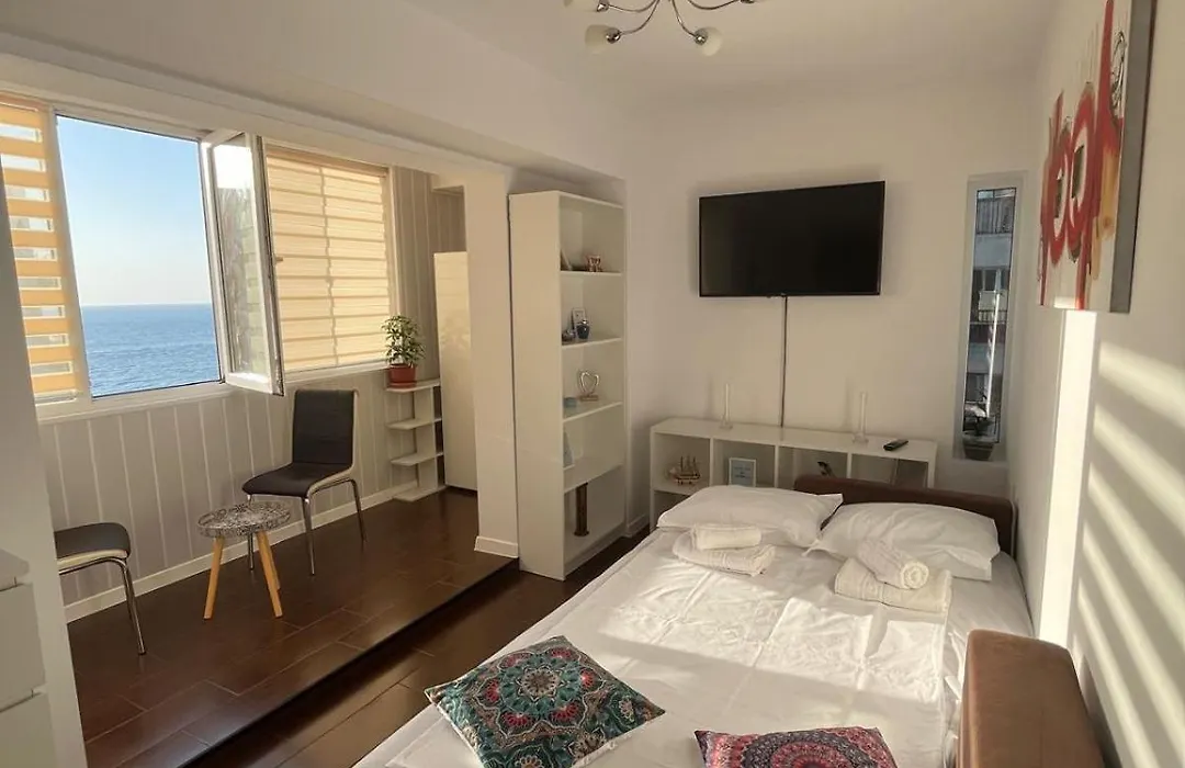 Cozy Sea View-1