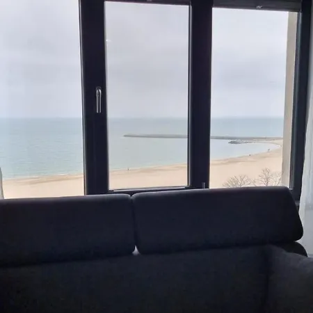 Amie Seaside-2