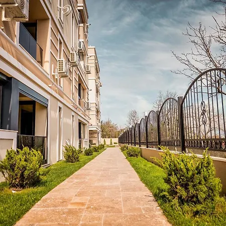 Apartament Zafi Lakeview By Sunny Mamaia-2