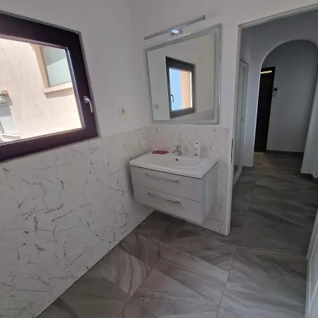 Leon Apartment-3