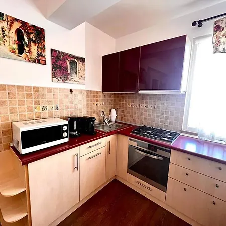 Modern Beach & City Centre Flat-2