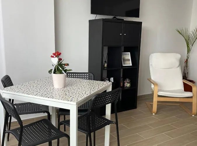 Zeini - Garsoniera Constanta Apartment