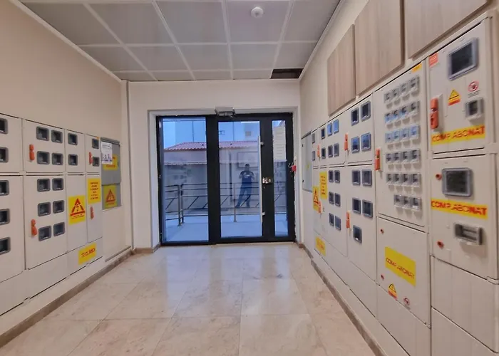 Faleza Nord apartament de lux nou pe malul marii Constanţa