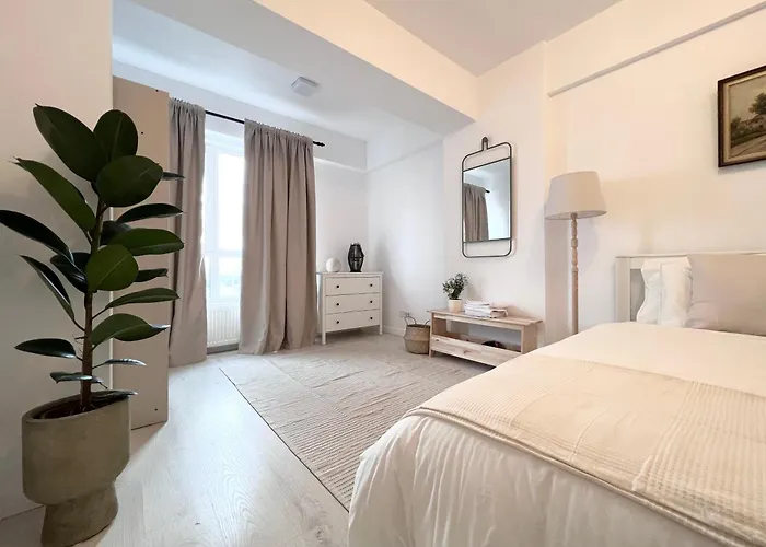 Apartament Vivo & Pool Access - Free Parking Constanţa