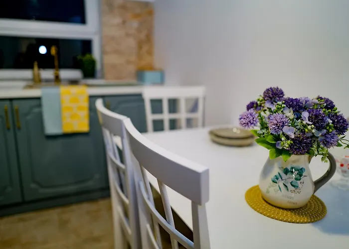Apartament cochet la mare 2 camere și terasa Constanţa