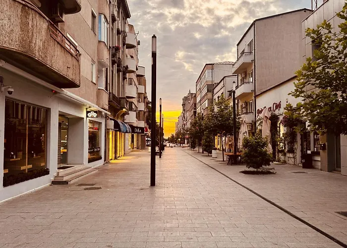 Apartament central Constanta 2 camere 2 bedrooms 4 persoane