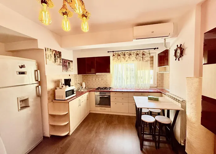 Apartament Centru Plaja Modern Constanţa