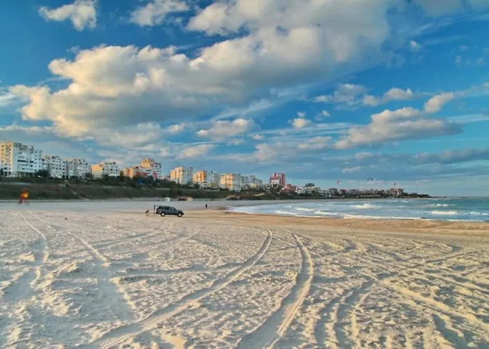 Modern Beach & City Centre Flat Constanţa