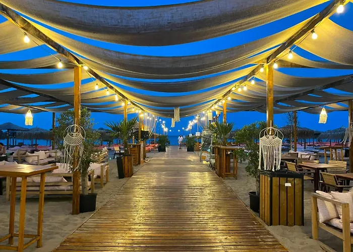 Garsoniere Victor Seaview Aer Conditionat- Bucatarie-Primim Carduri Vacanta-Pet Friendly la 3 minute de Plaja Reyna-Zoom Beach Constanţa